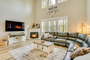 Spacious Donnelly Family Home with Private Hot Tub!
